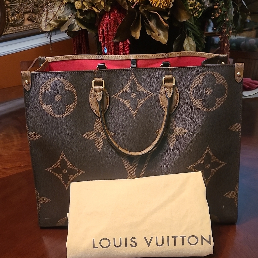 Louis Vuitton Monogram Giant On The Go GM Tote/Shoulder Bag